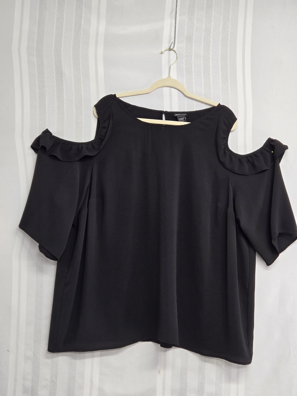 TORRID Cold-Shoulder Ruffle Black Women's Top SIZE 4